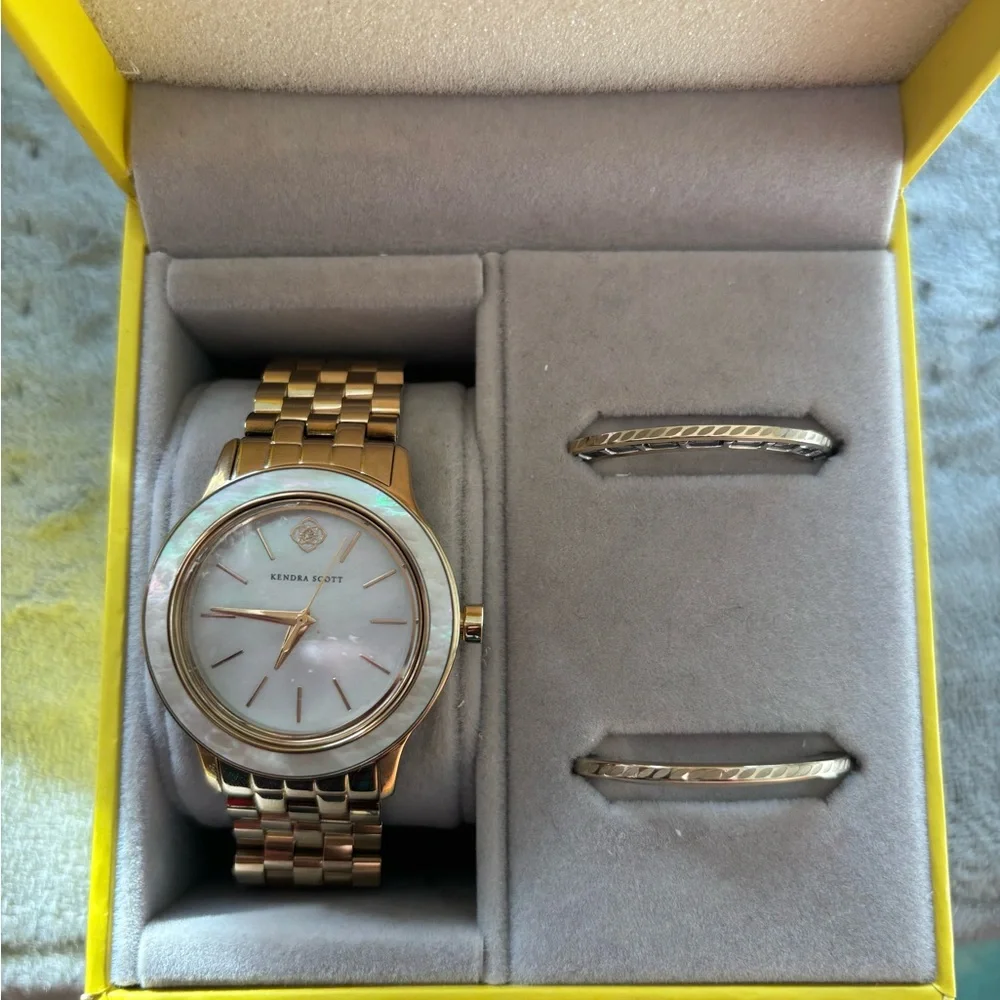 Kendra Scott Bright Yellow Box with Gold Logo - Picture 4 of 4